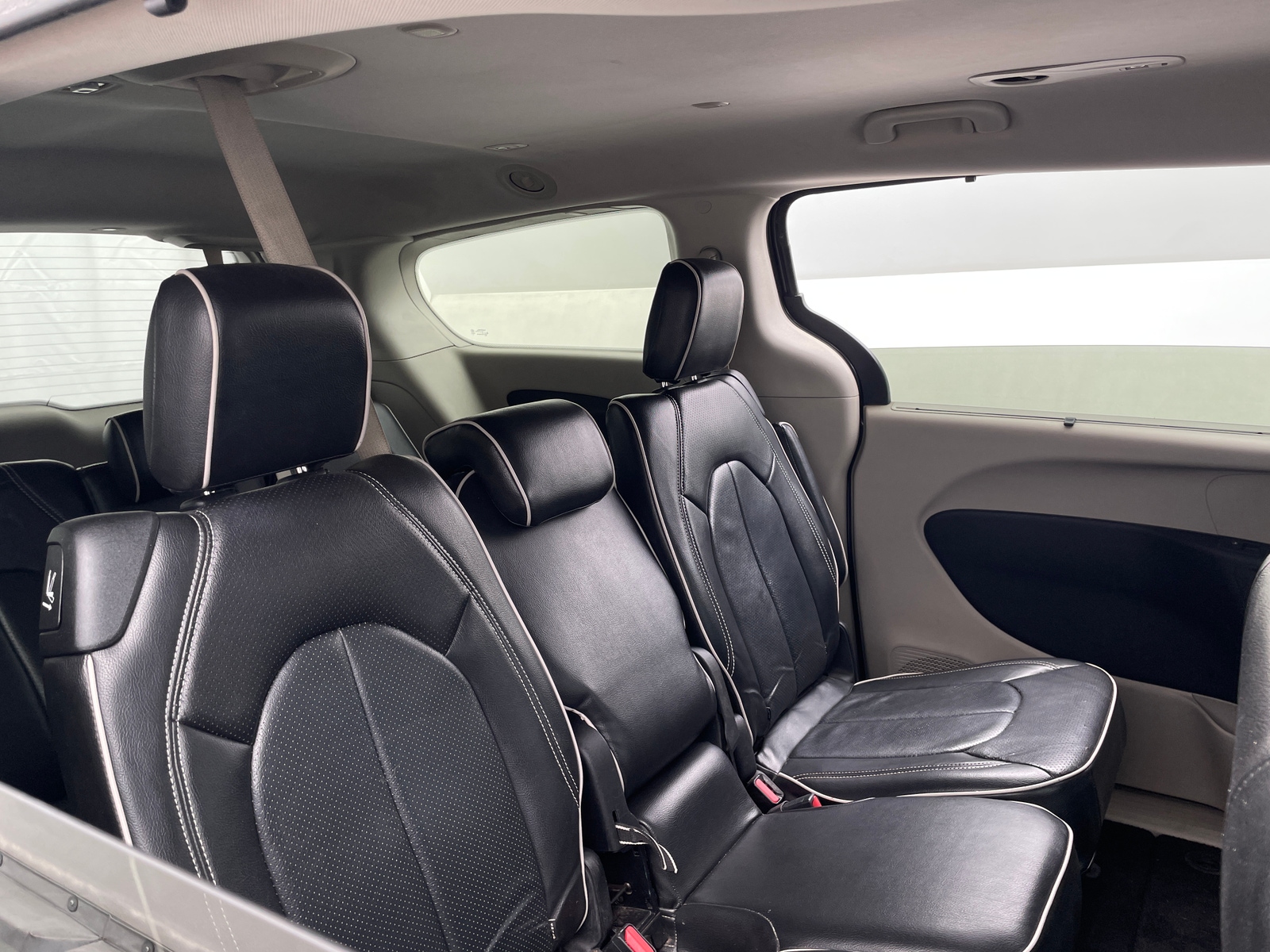 Thumbnail: 2018 Chrysler Pacifica - 6