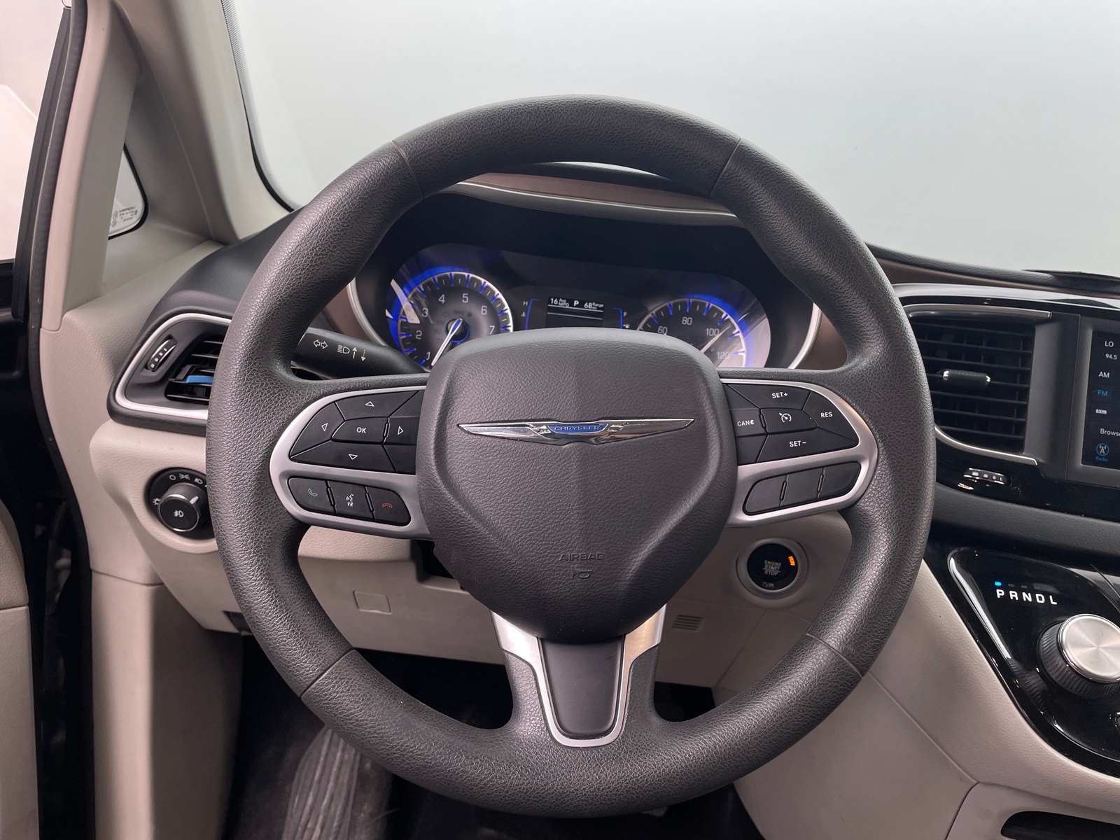 Thumbnail: 2018 Chrysler Pacifica - 5