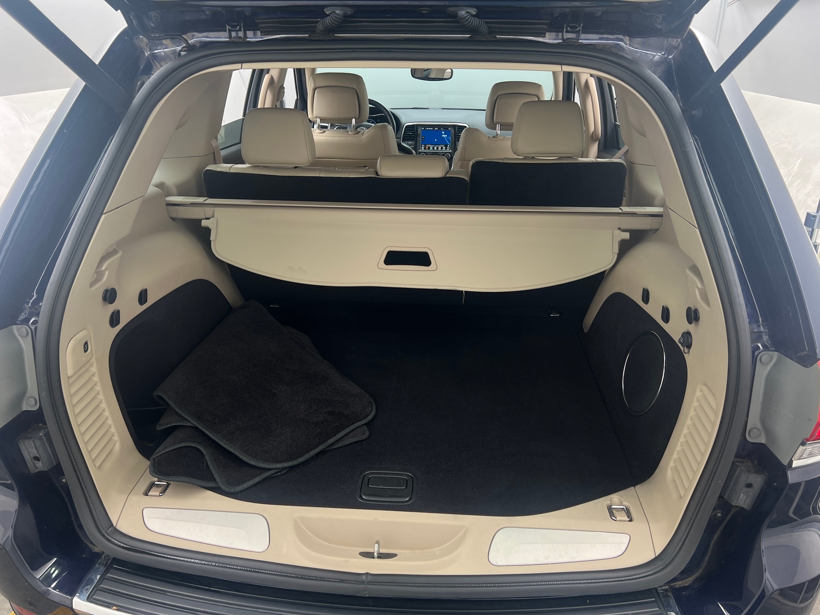 Thumbnail: 2018 Jeep Grand Cherokee - 6