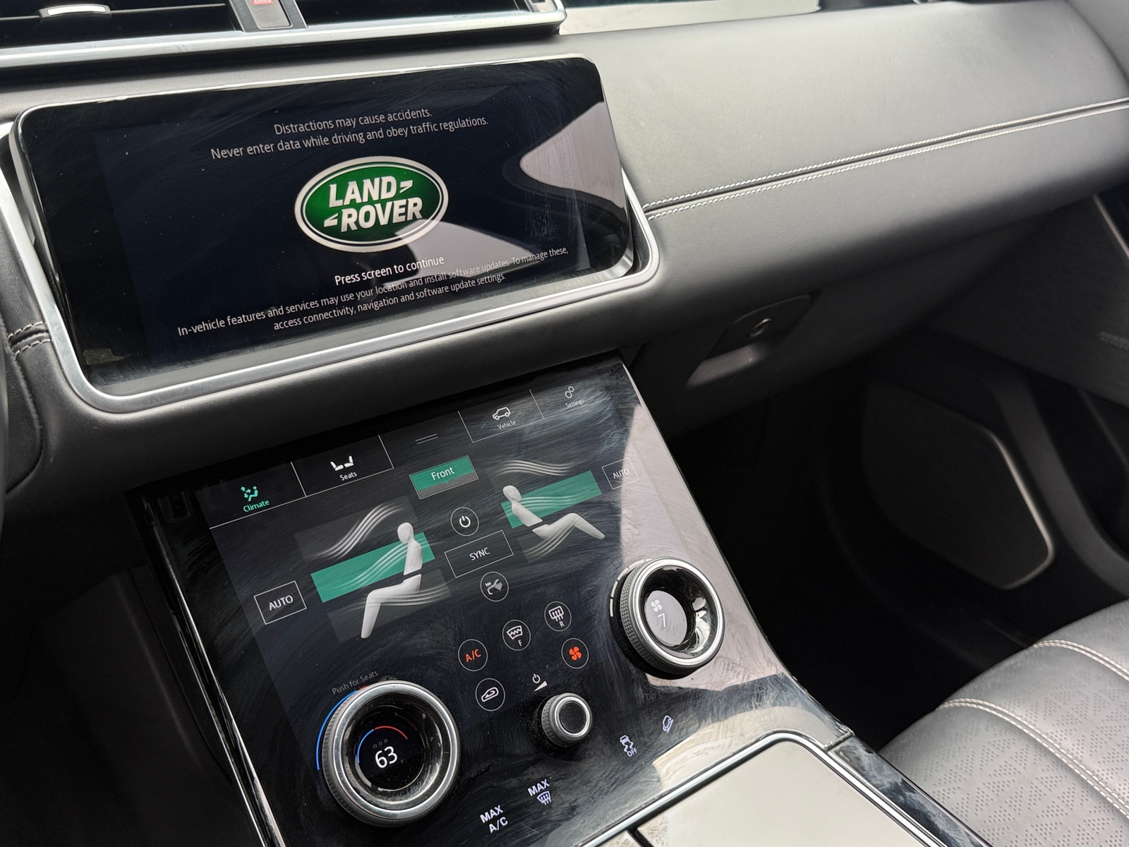 Thumbnail: 2018 Land Rover Range Rover Velar - 3