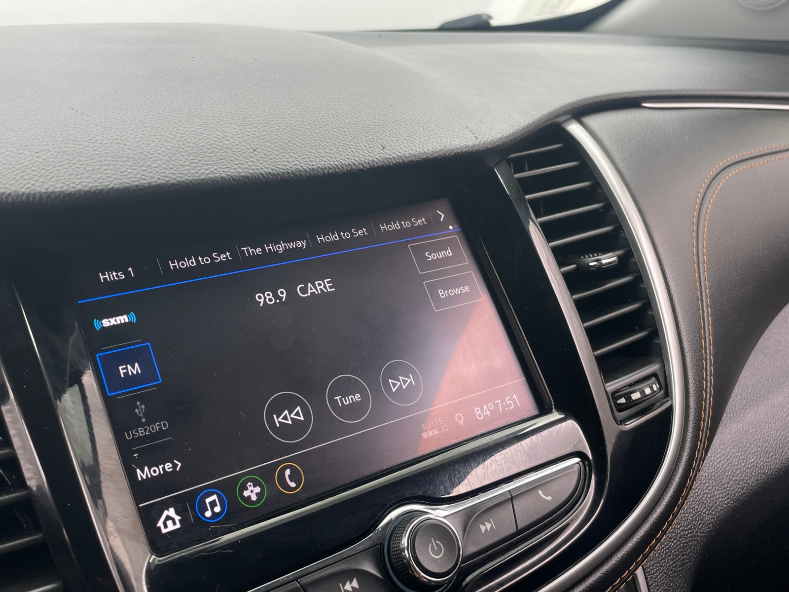 Thumbnail: 2022 Chevrolet Trax - 4