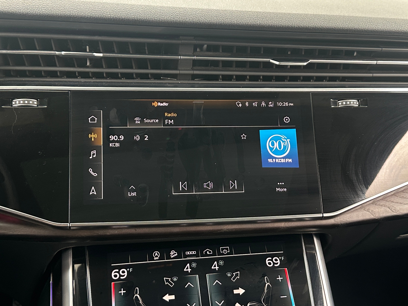 Thumbnail: 2021 Audi Q8 - 3