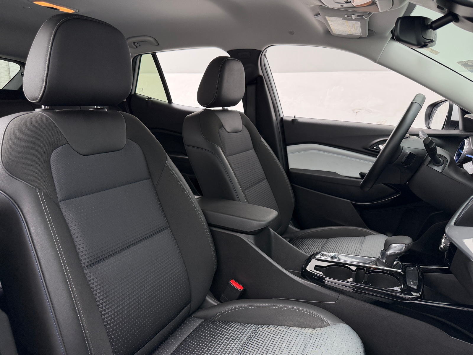 Thumbnail: 2025 Chevrolet Trax - 2