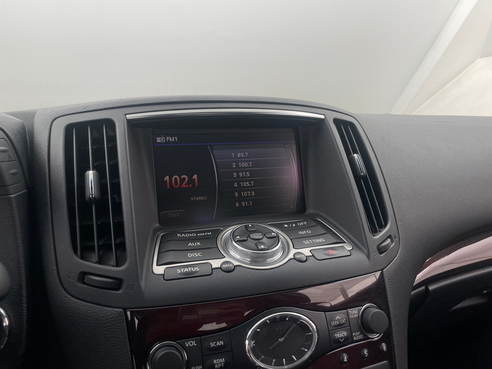 Thumbnail: 2010 INFINITI G37 - 3