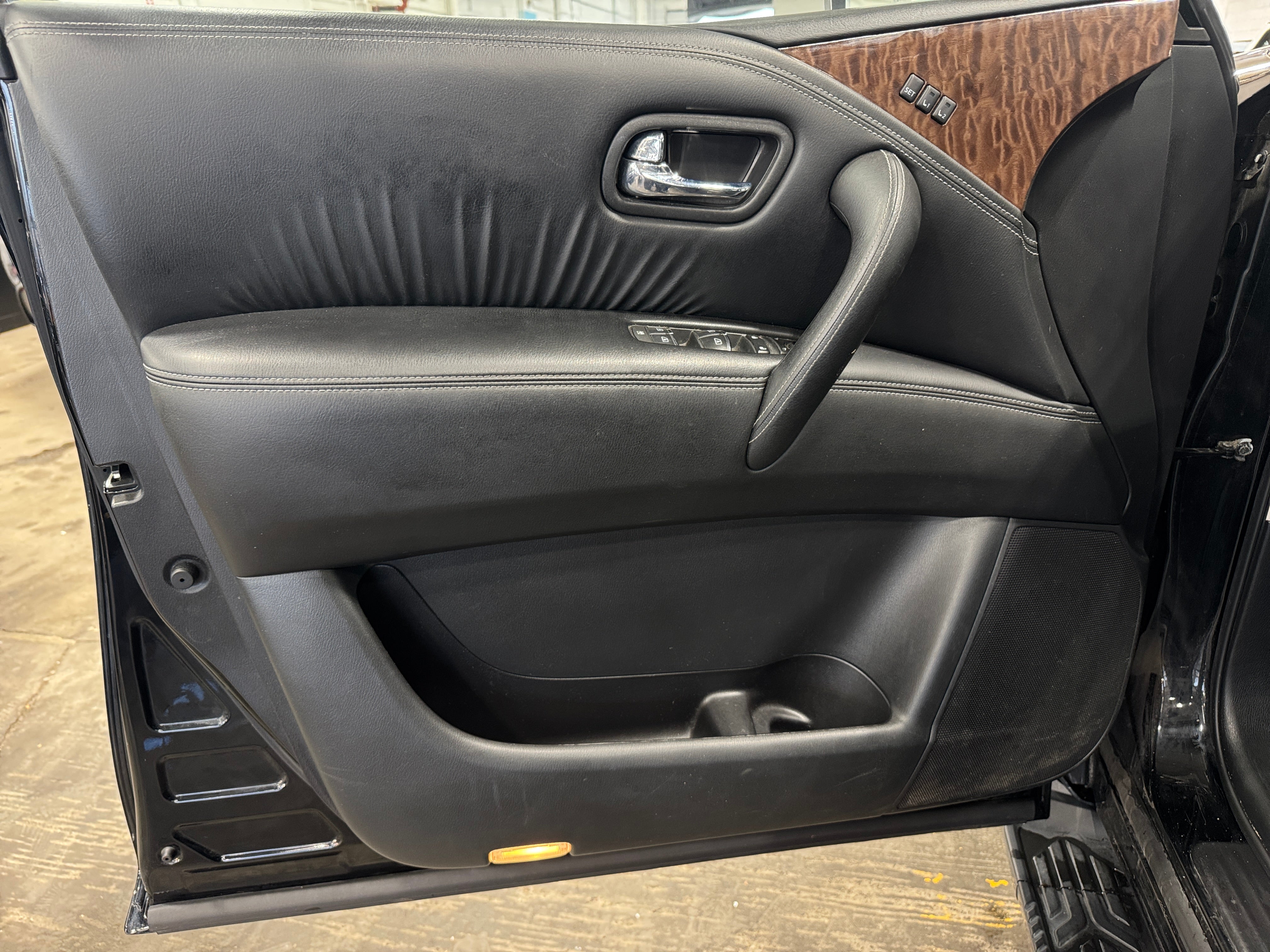 2019 Nissan Armada SL - Photo 11
