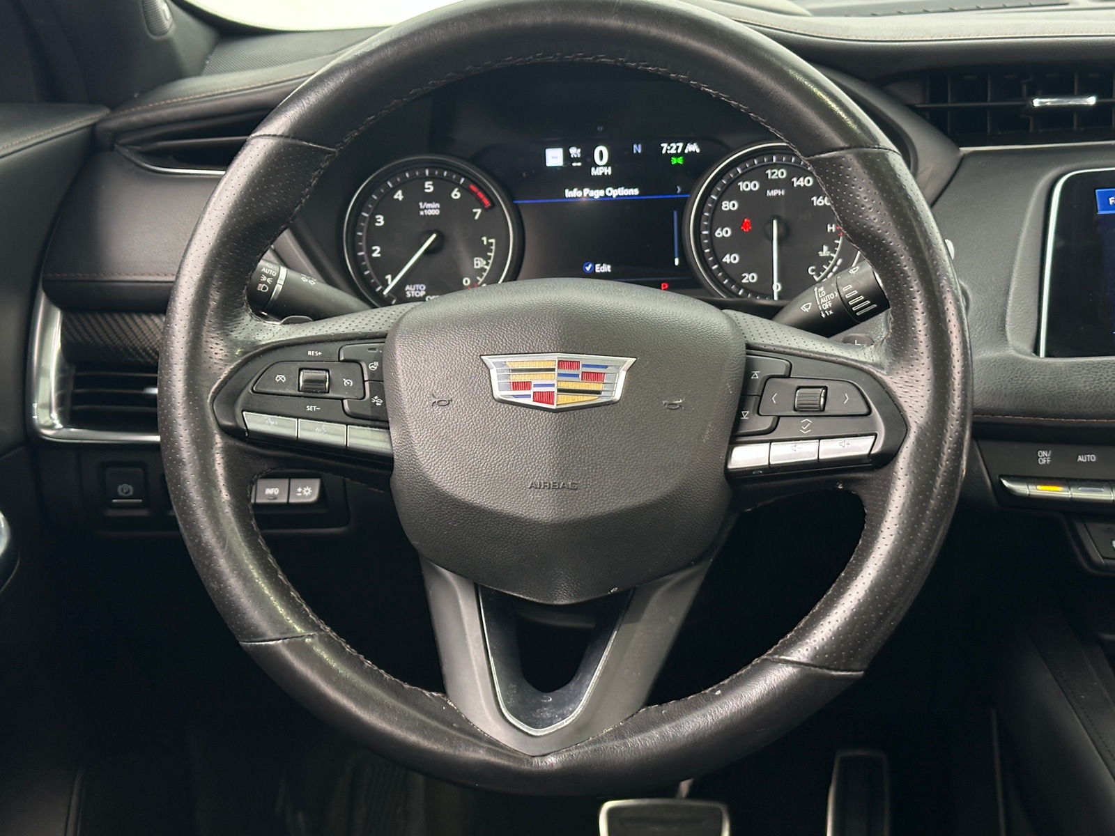 Thumbnail: 2022 Cadillac XT4 - 4