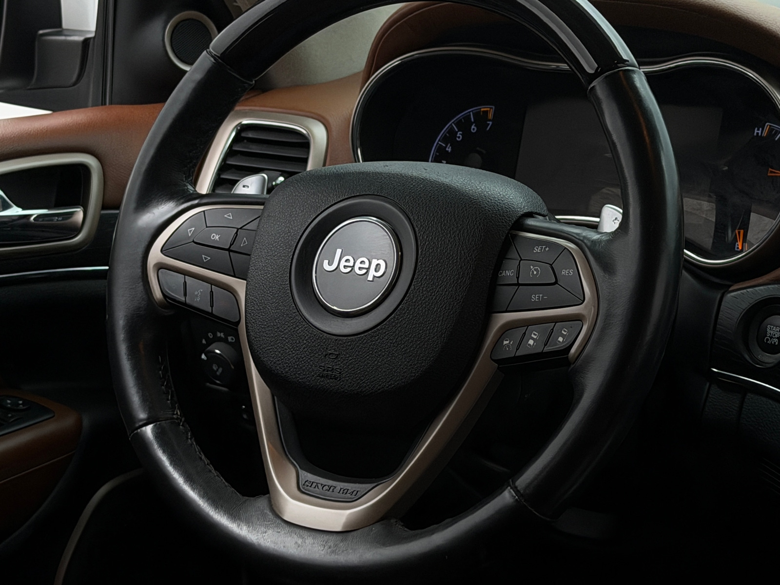 Thumbnail: 2016 Jeep Grand Cherokee - 4
