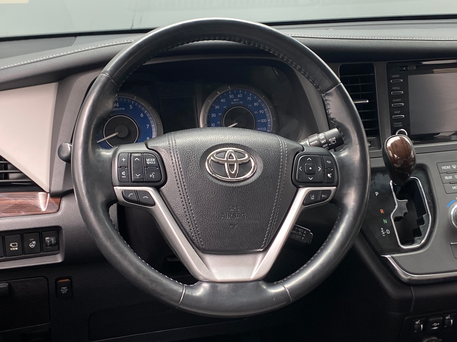Thumbnail: 2018 Toyota Sienna - 4