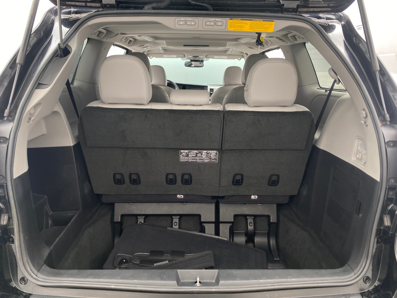 Thumbnail: 2018 Toyota Sienna - 6