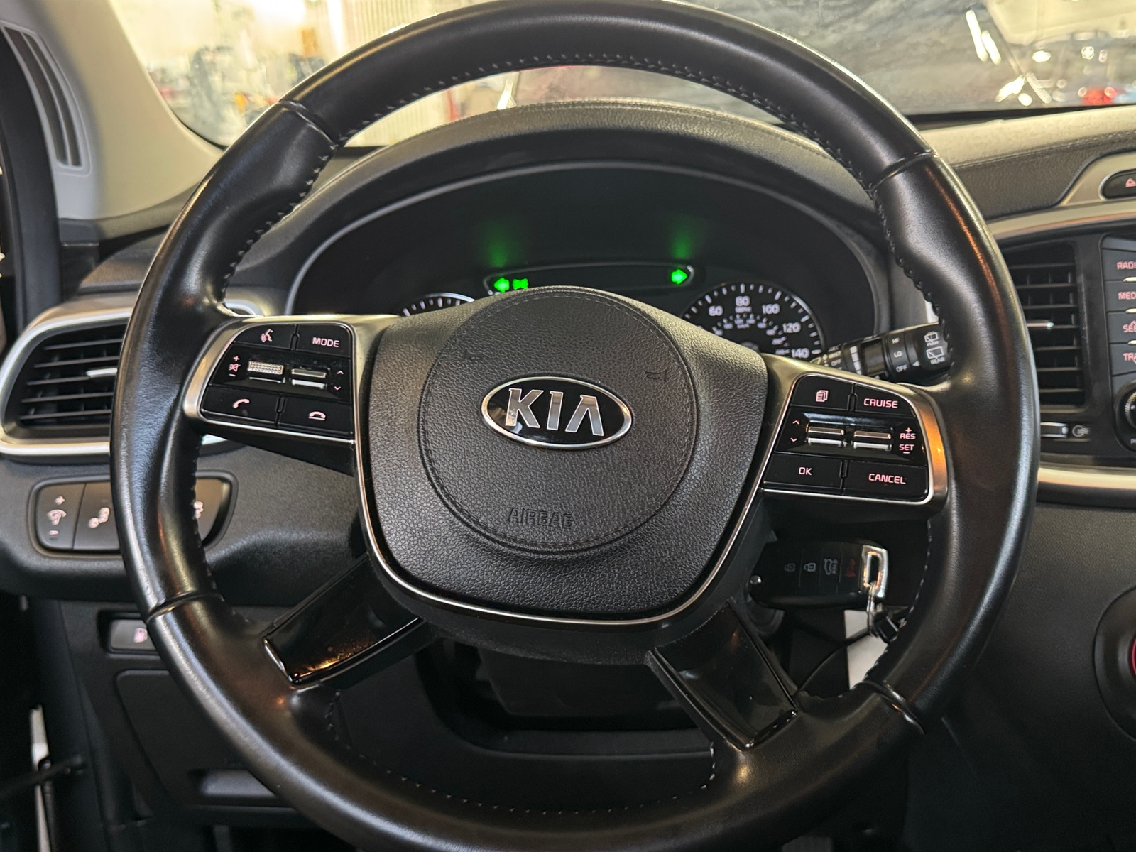 Thumbnail: 2019 Kia Sorento - 5