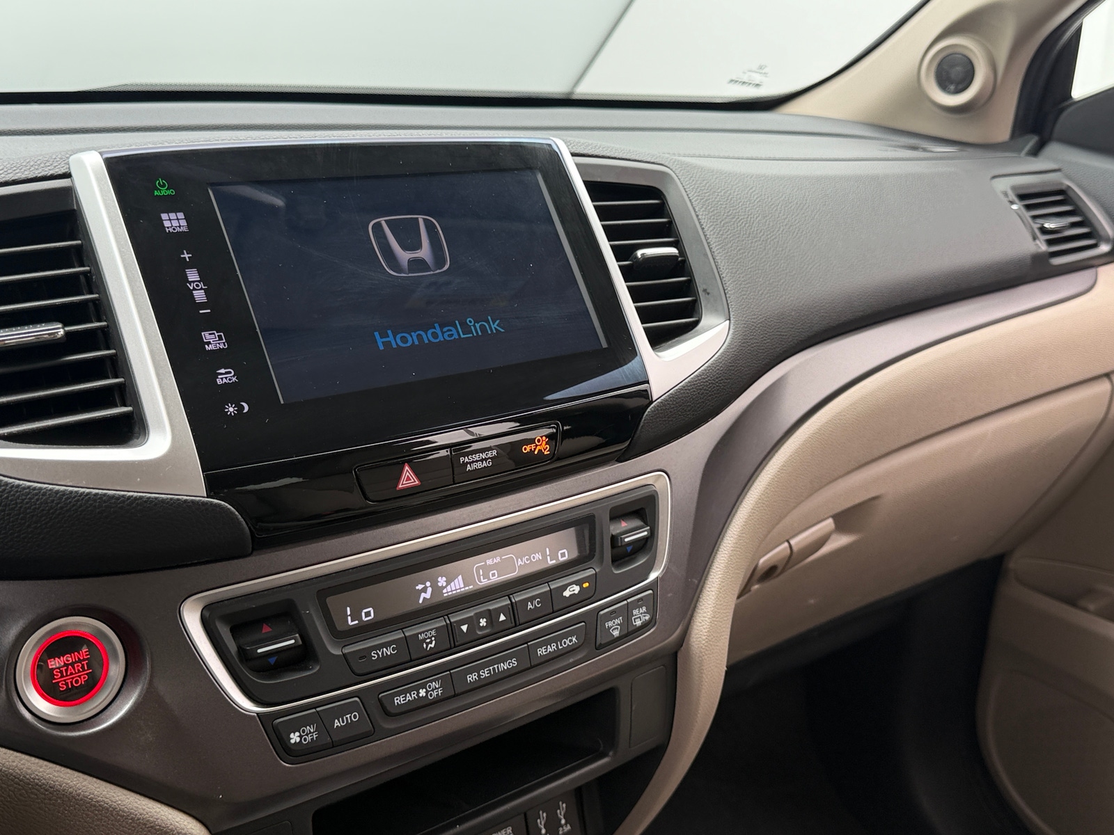 Thumbnail: 2016 Honda Pilot - 4