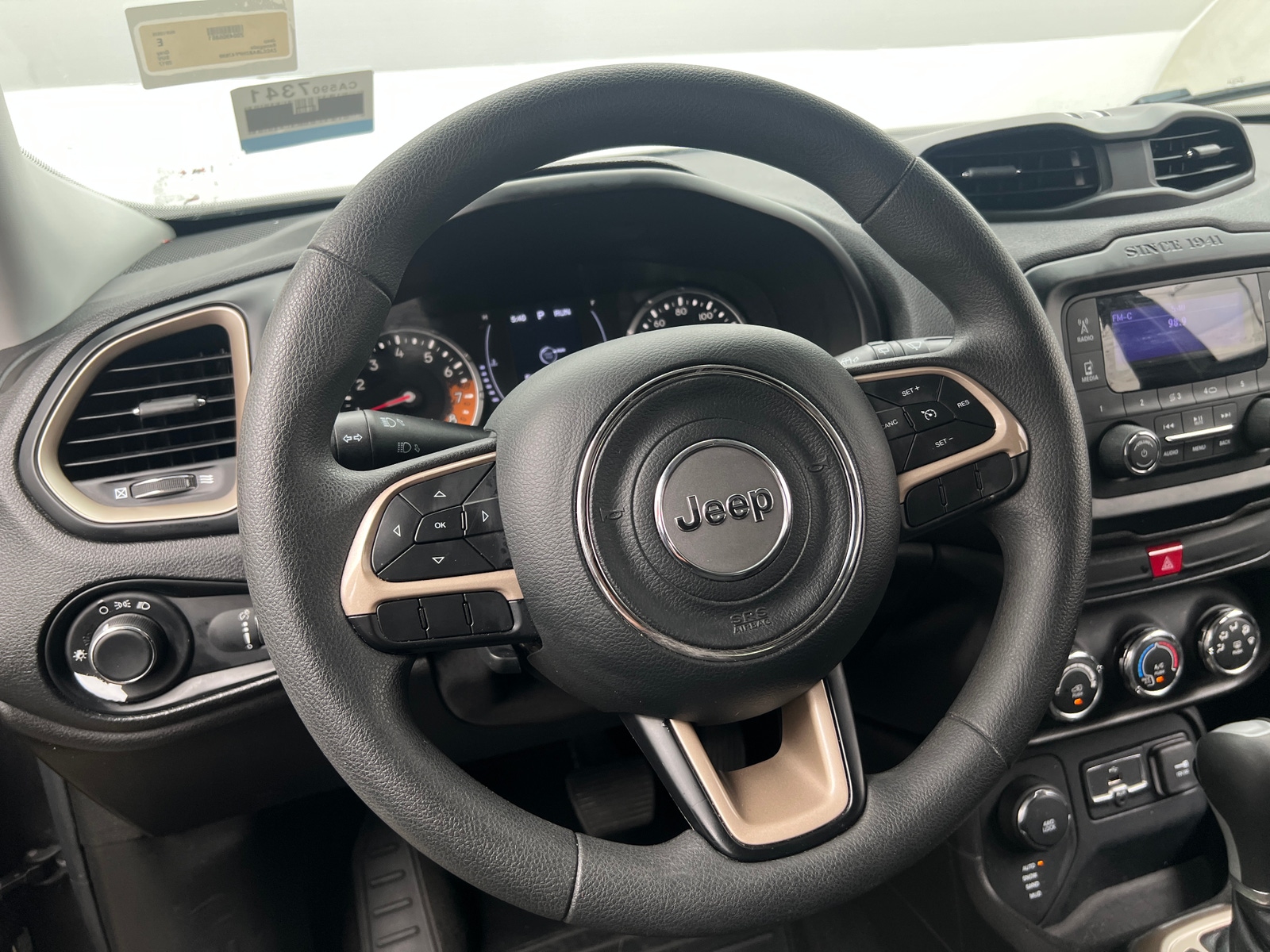 Thumbnail: 2017 Jeep Renegade - 5
