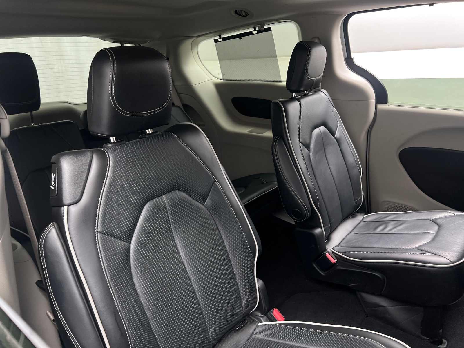 Thumbnail: 2023 Chrysler Pacifica - 5