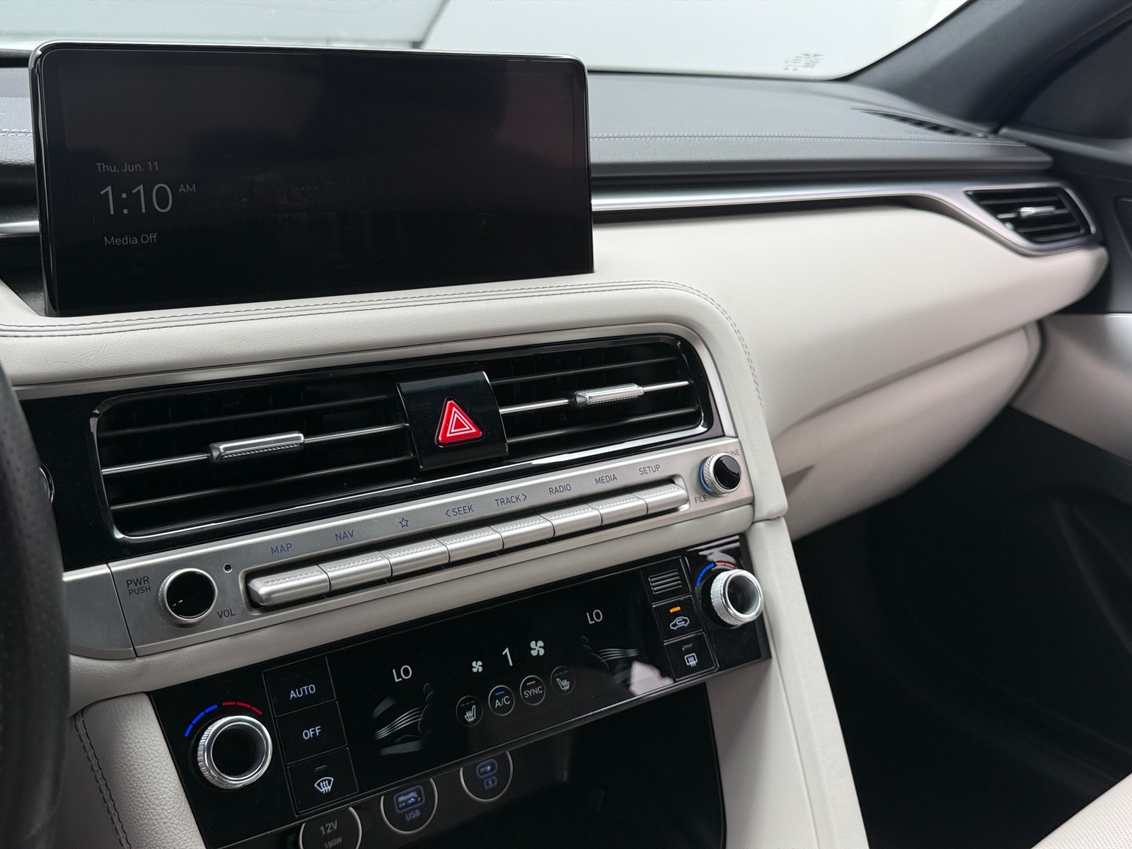 Thumbnail: 2025 Genesis G70 - 3