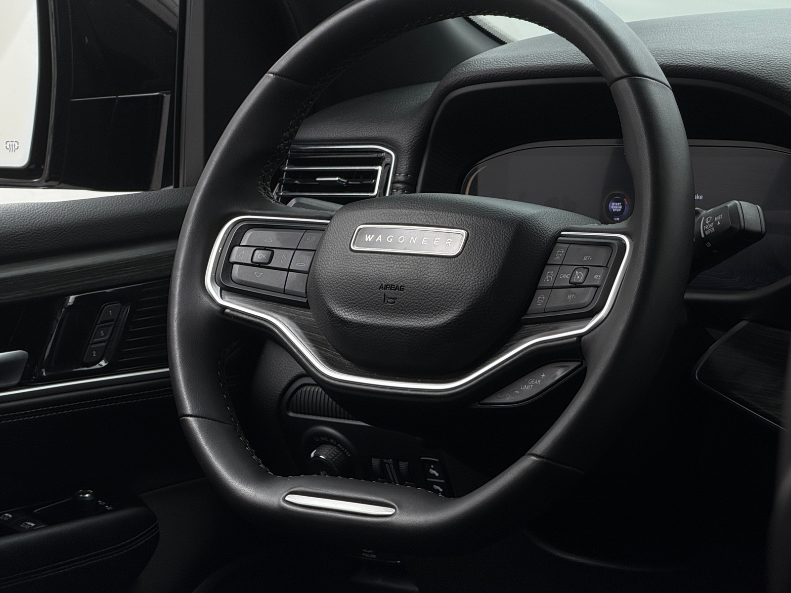 Thumbnail: 2023 Jeep Wagoneer - 4