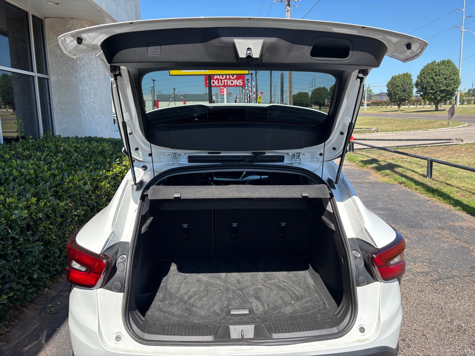 Thumbnail: 2025 Chevrolet Trax - 5