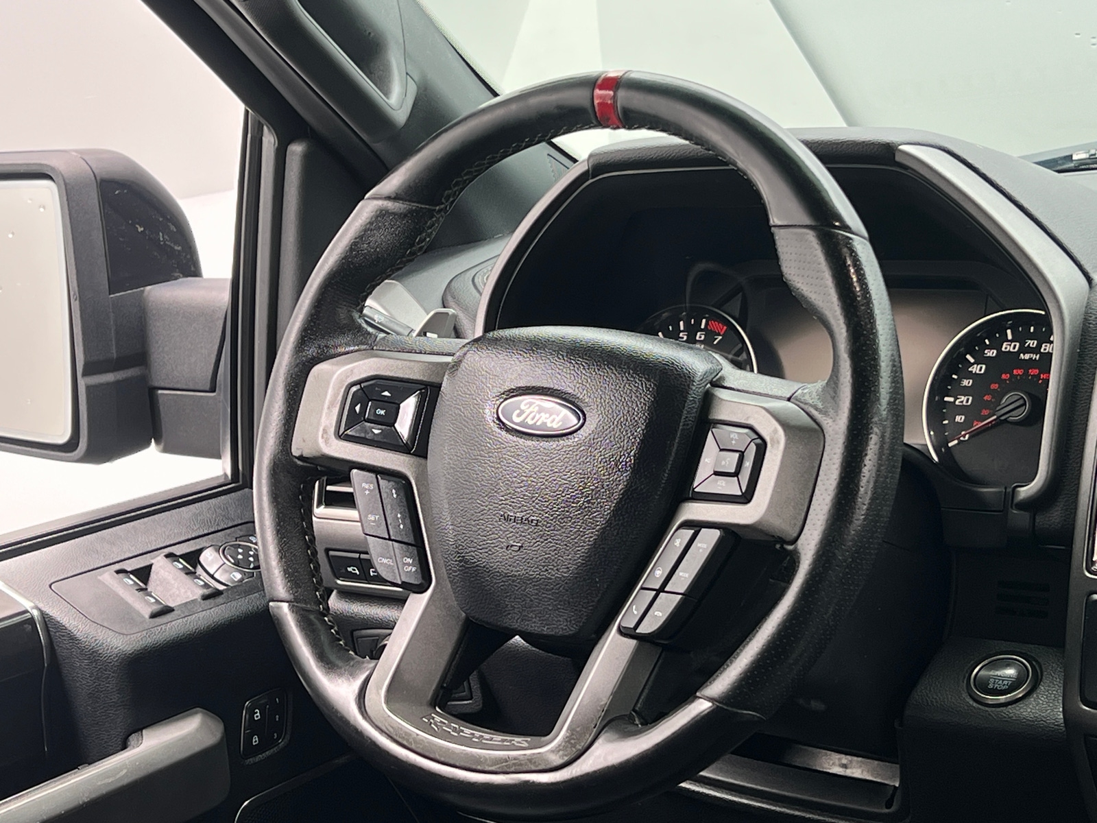 Thumbnail: 2019 Ford Econoline - 4