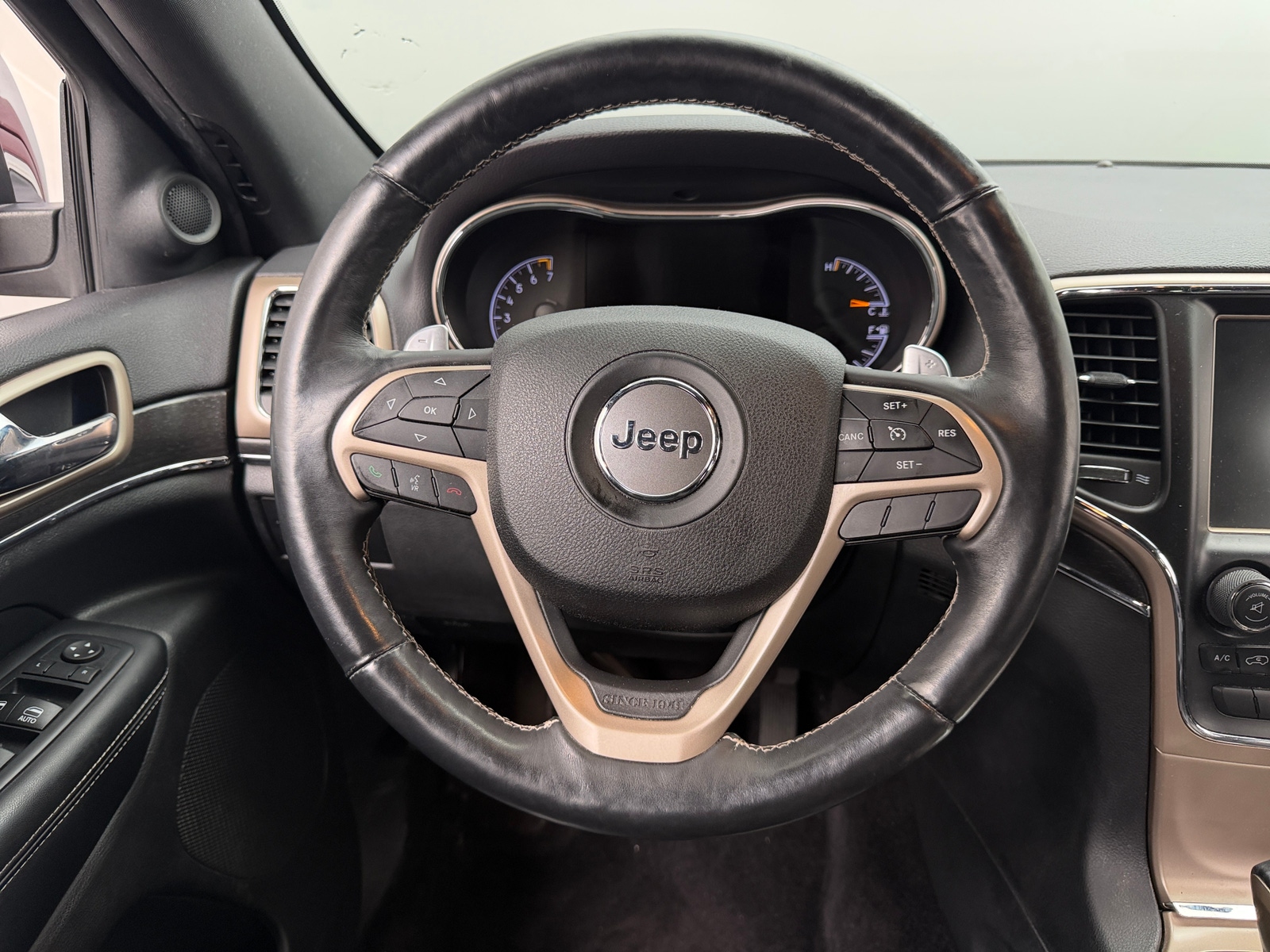 Thumbnail: 2017 Jeep Grand Cherokee - 4