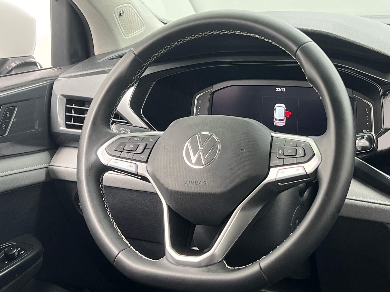 Thumbnail: 2023 Volkswagen Taos - 4
