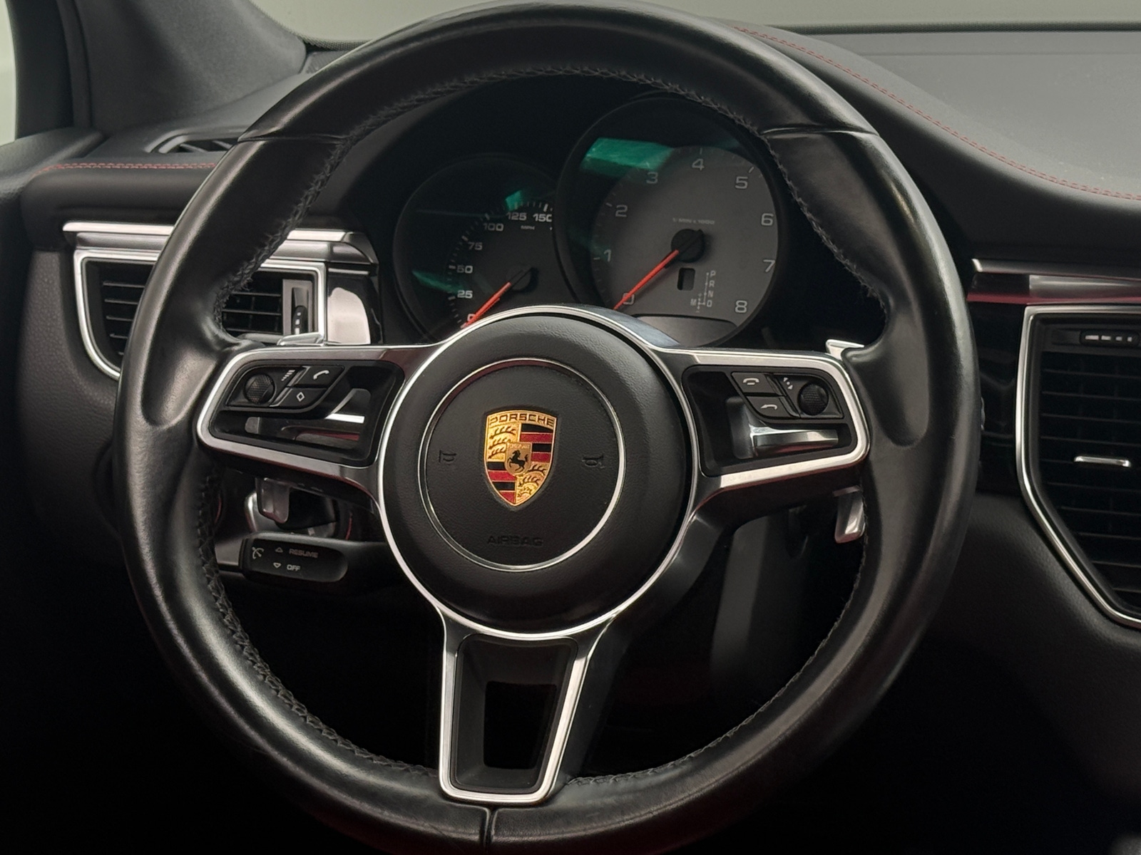 Thumbnail: 2017 Porsche Macan - 4
