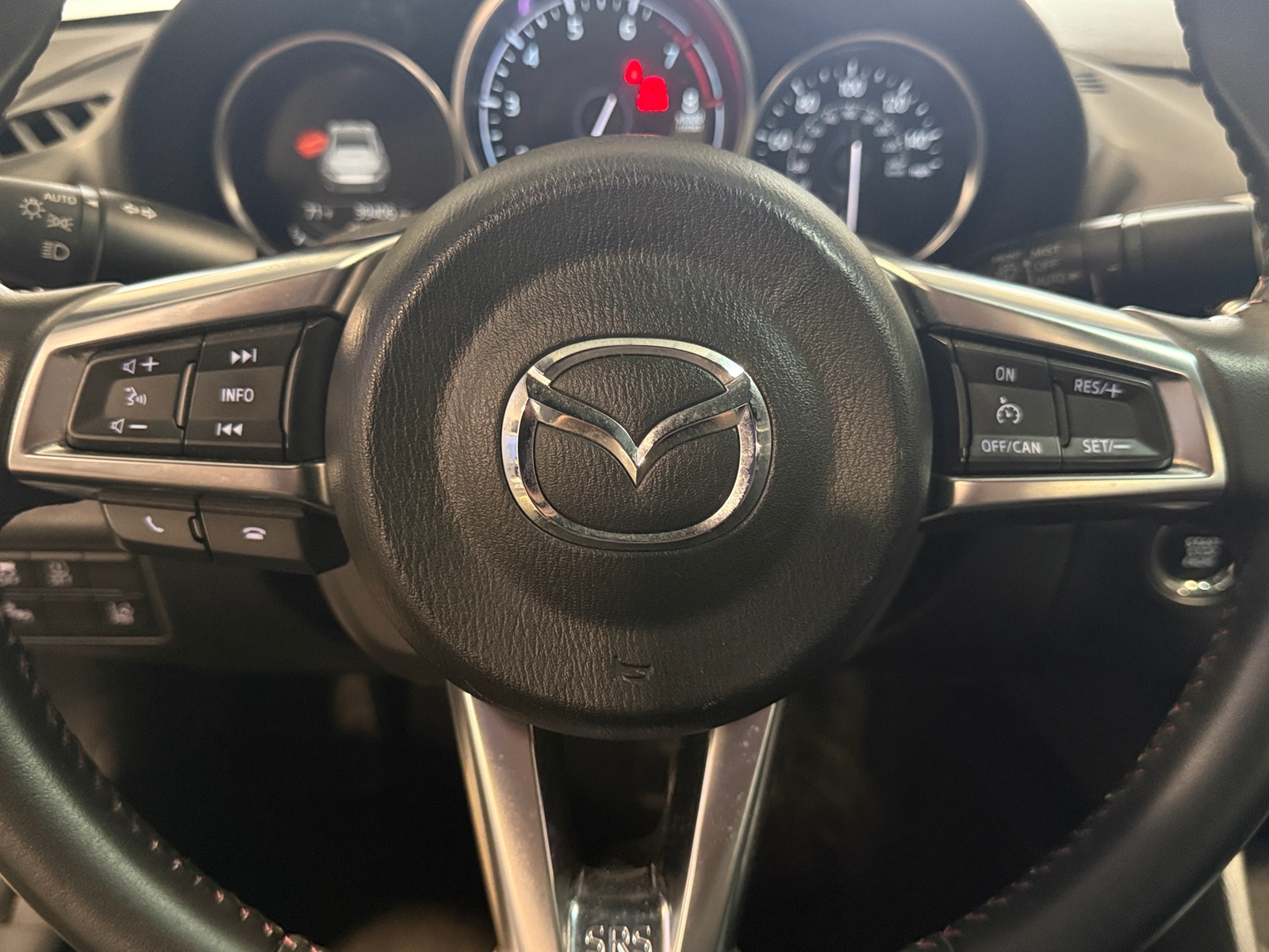 Thumbnail: 2017 Mazda MX-5 Miata - 4