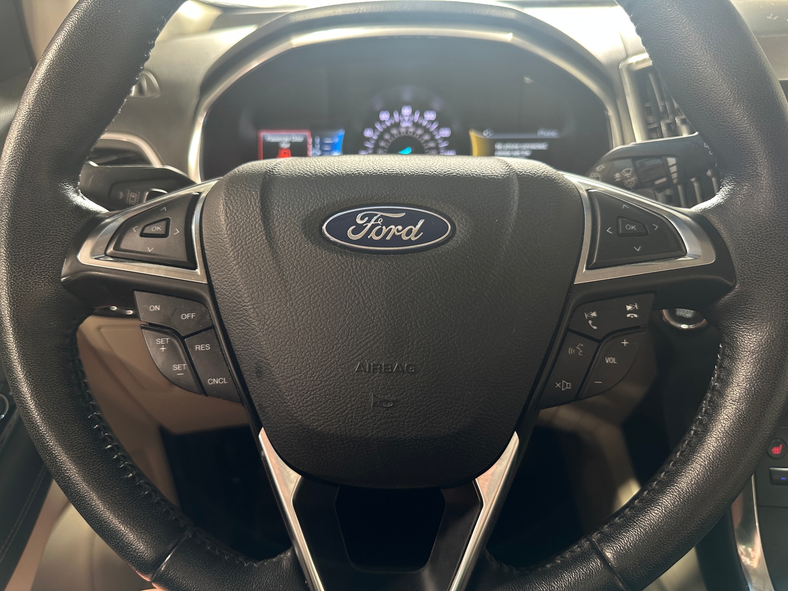 Thumbnail: 2019 Ford Edge - 4