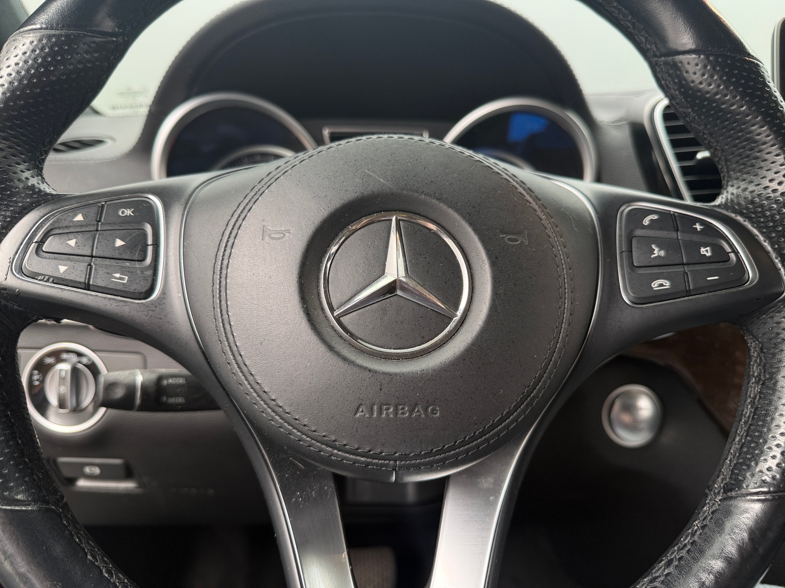 Thumbnail: 2017 Mercedes-Benz GLS - 4