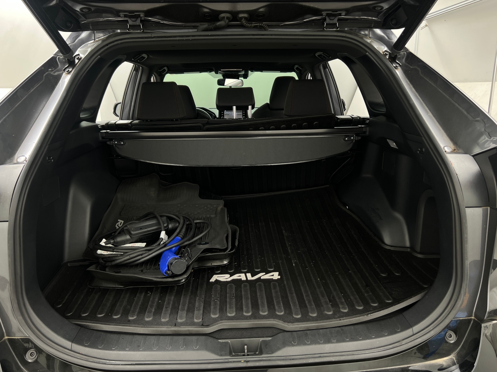 Thumbnail: 2021 Toyota RAV4 - 7