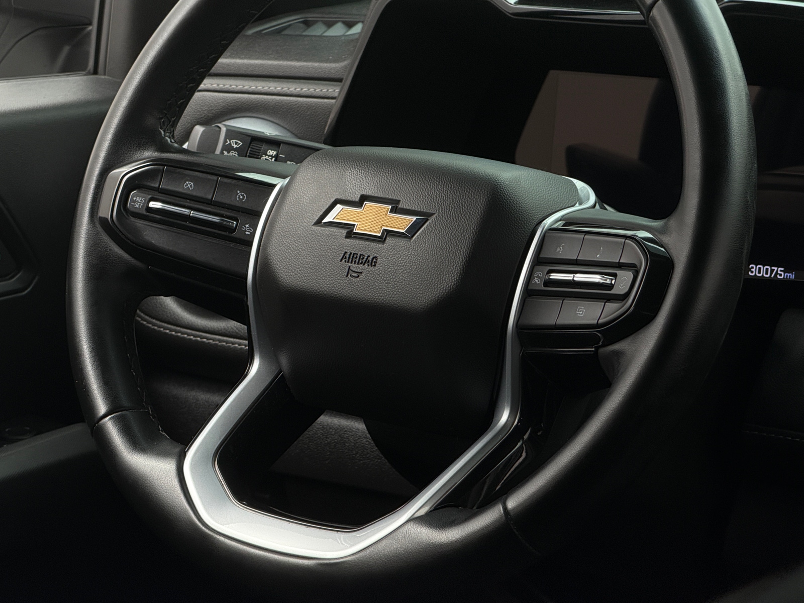 Thumbnail: 2023 Chevrolet Colorado - 5