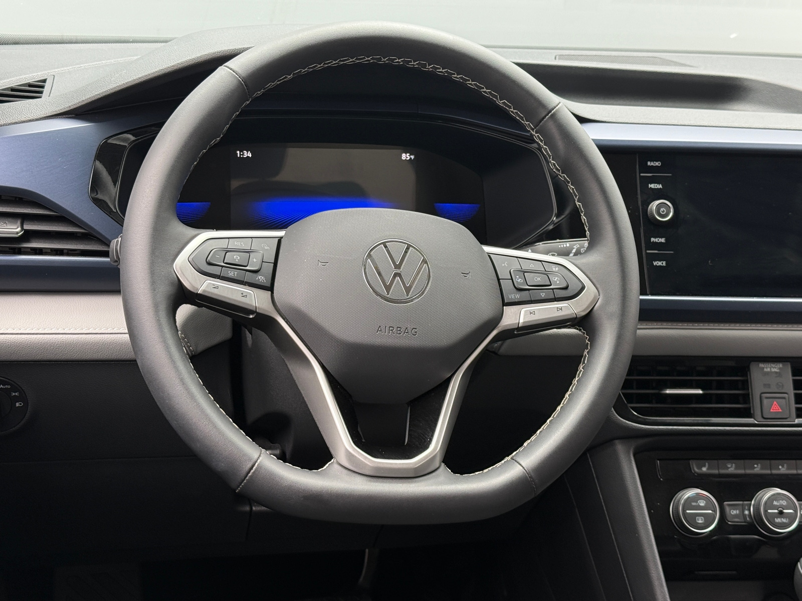 Thumbnail: 2024 Volkswagen Taos - 4