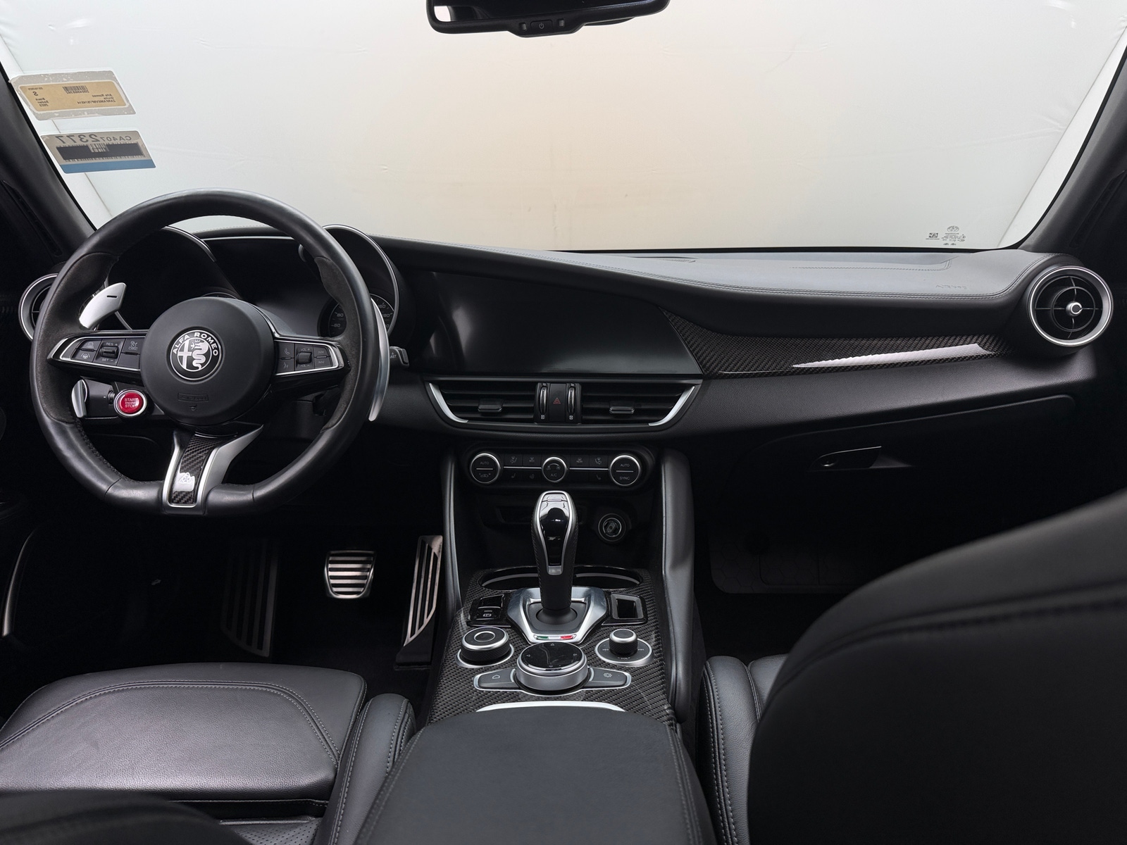 Thumbnail: 2023 Alfa Romeo Giulia - 2