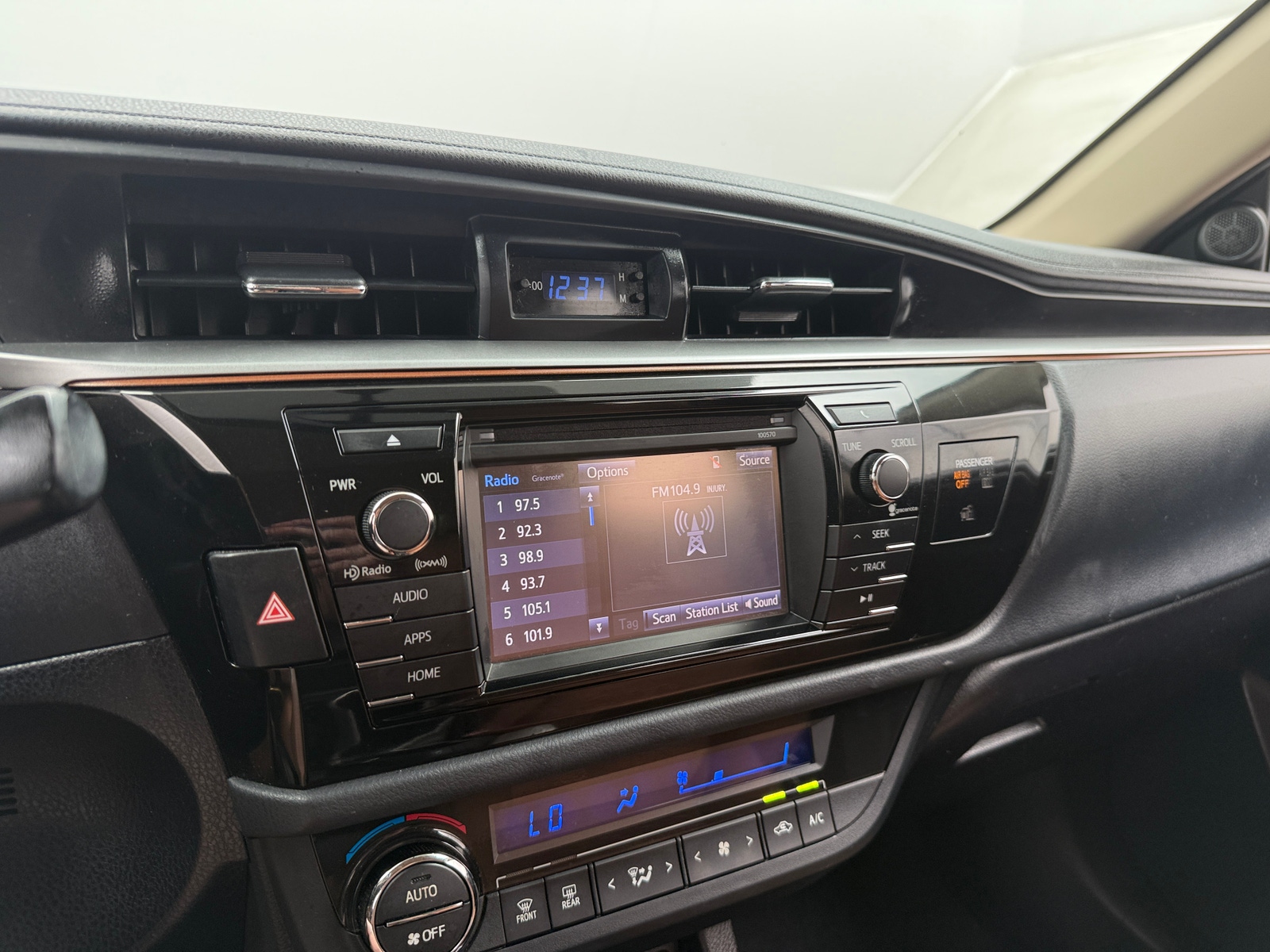 Thumbnail: 2016 Toyota Corolla - 4