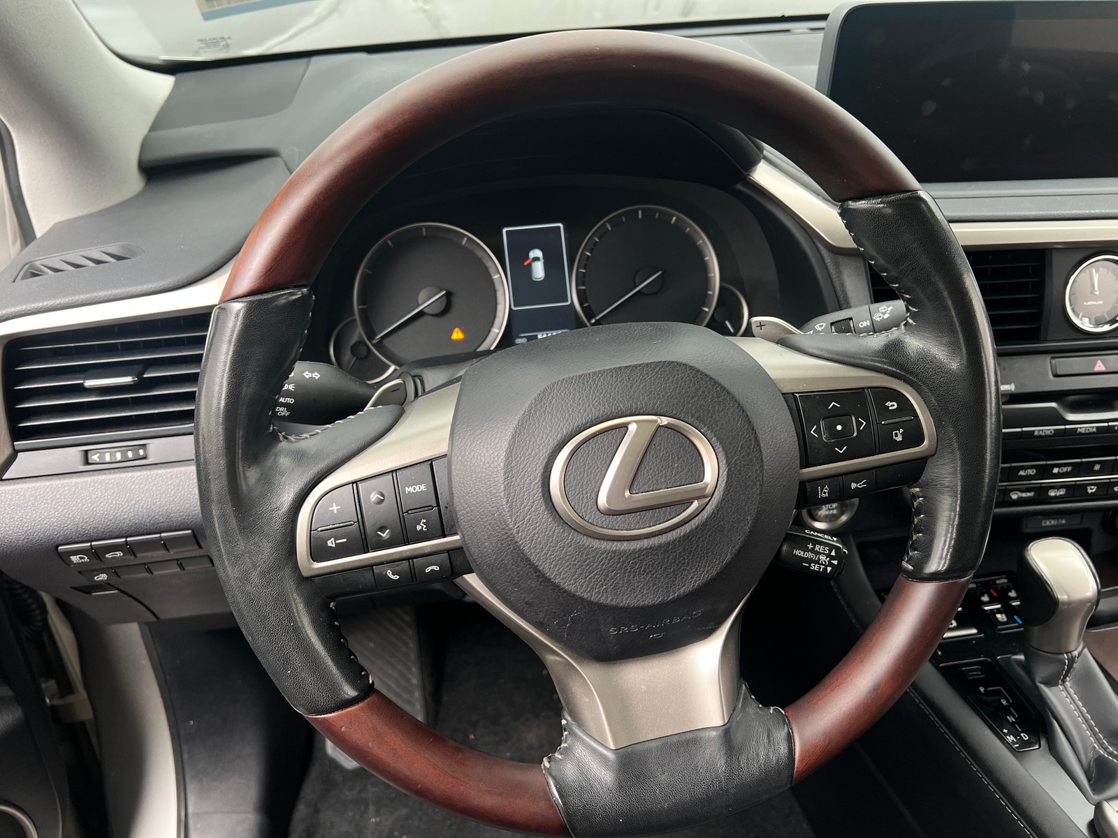 Thumbnail: 2020 Lexus RX - 4