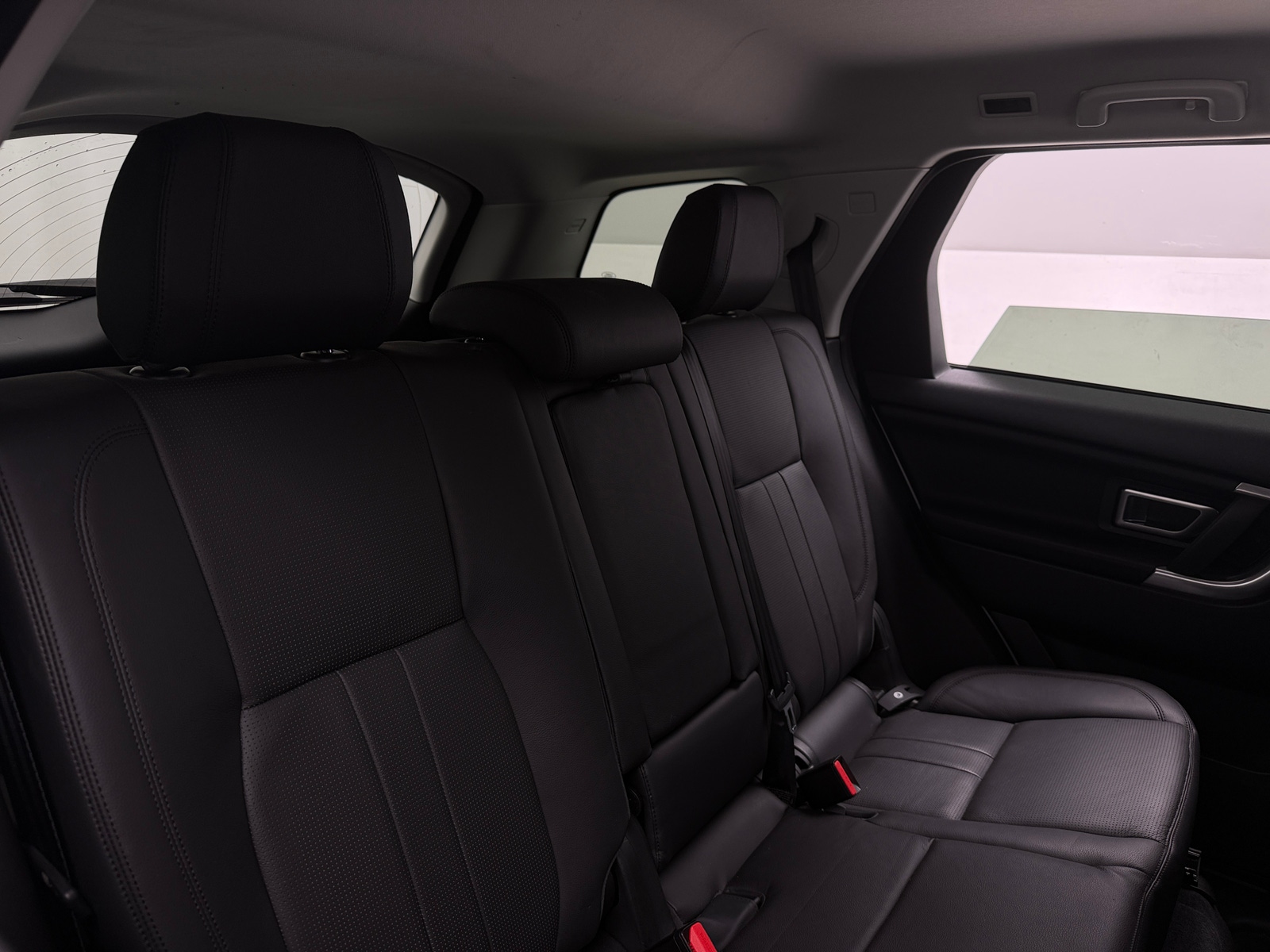 Thumbnail: 2019 Land Rover Discovery Sport - 5