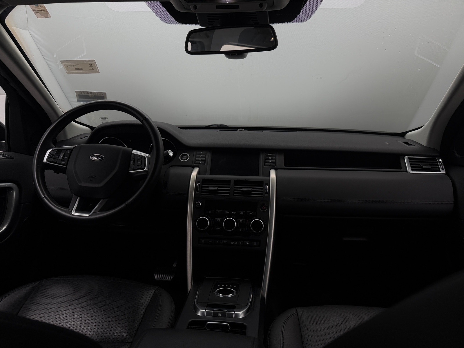 Thumbnail: 2019 Land Rover Discovery Sport - 2