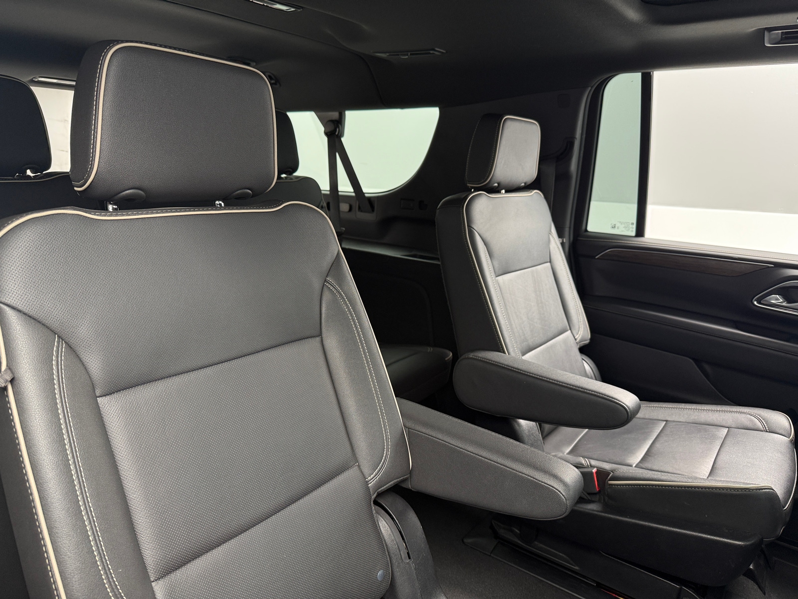 Thumbnail: 2023 Chevrolet Suburban - 5