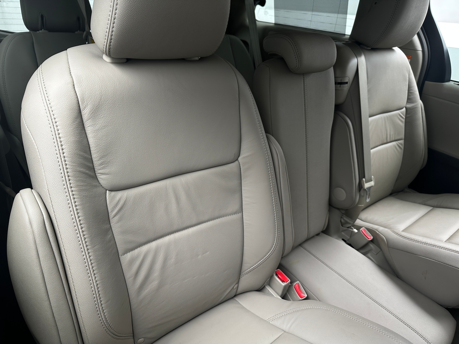 Thumbnail: 2017 Toyota Sienna - 5
