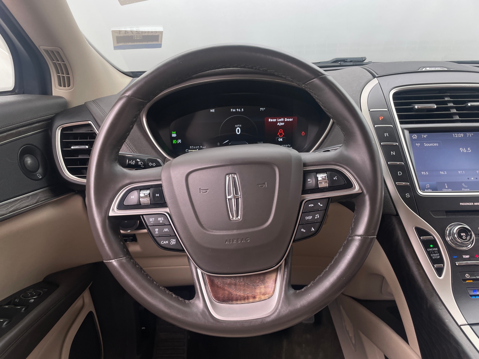 Thumbnail: 2020 Lincoln Nautilus - 4