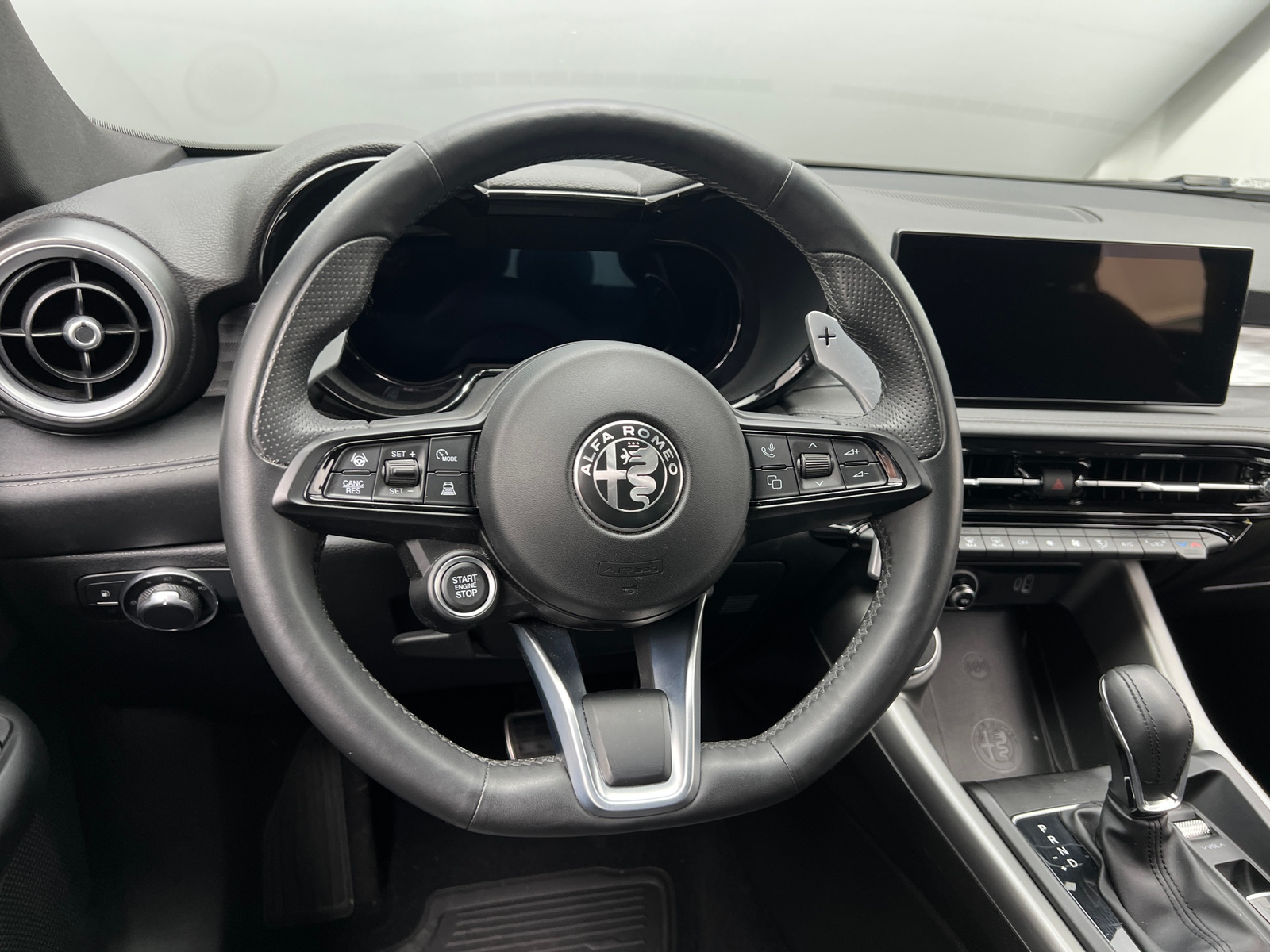 Thumbnail: 2024 Alfa Romeo Tonale - 4