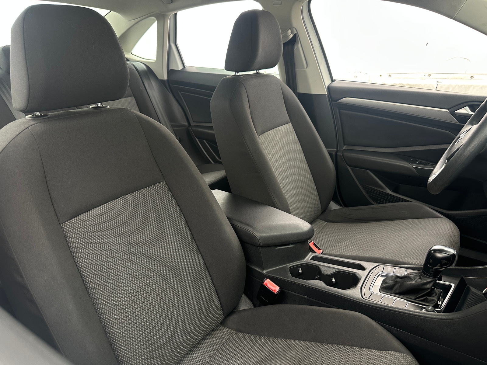 Thumbnail: 2019 Volkswagen Jetta - 2