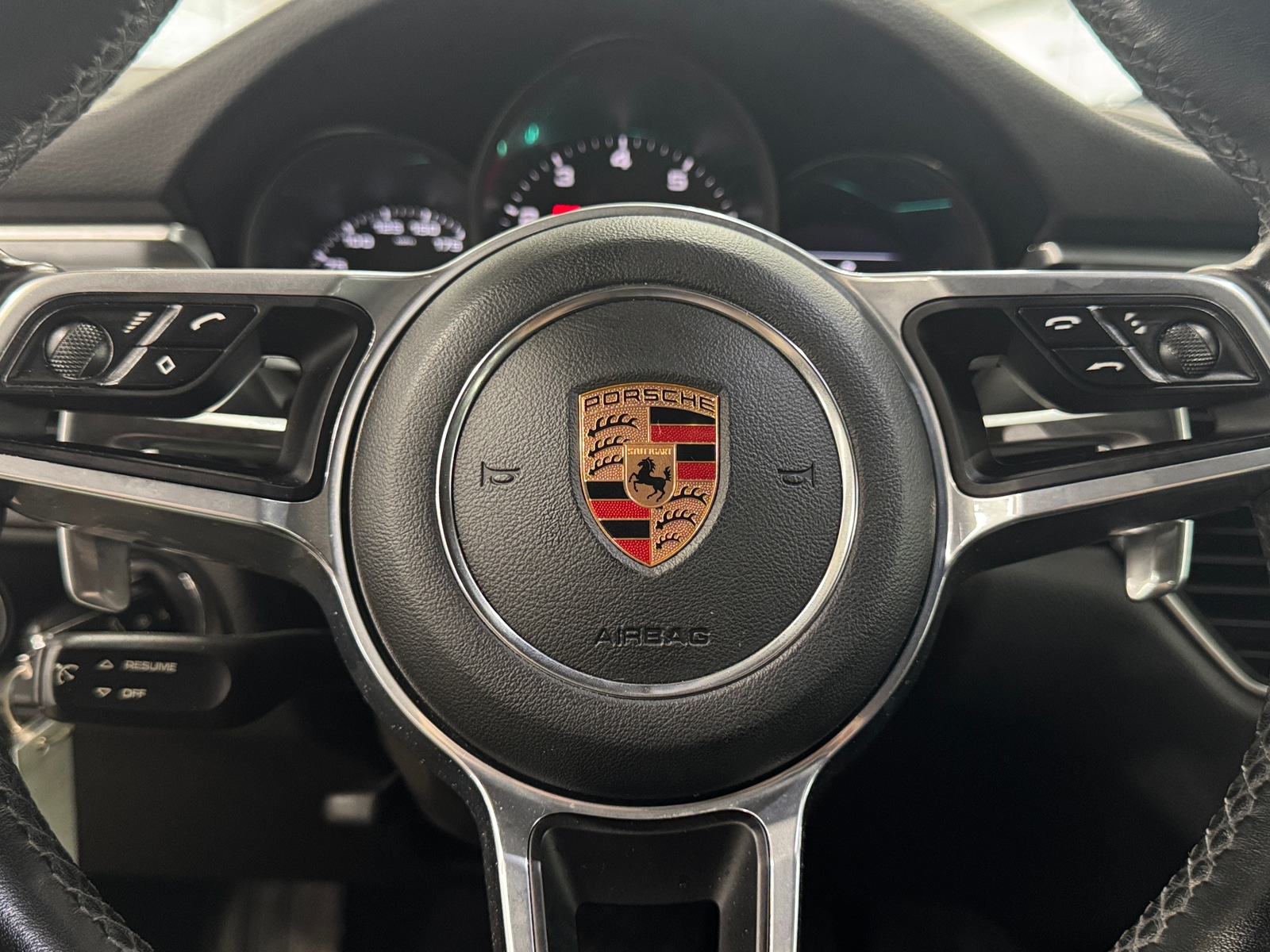 Thumbnail: 2018 Porsche Macan - 4