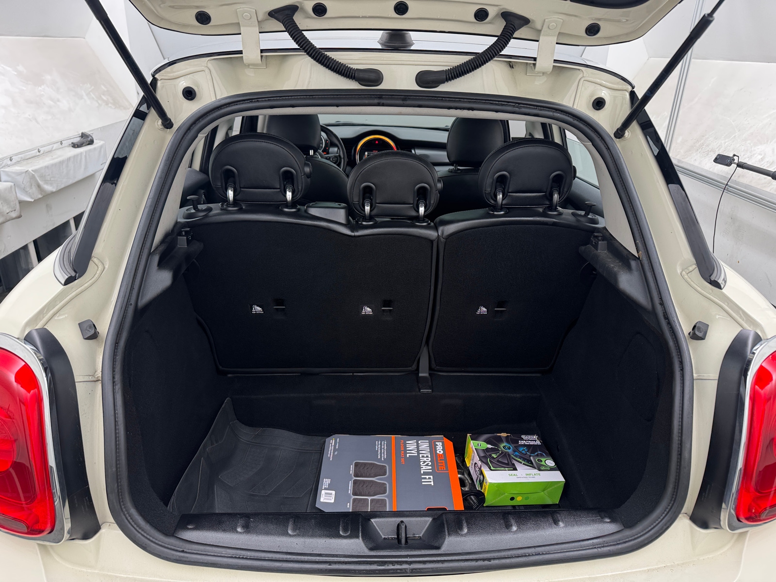 Thumbnail: 2017 MINI Cooper Hardtop - 6