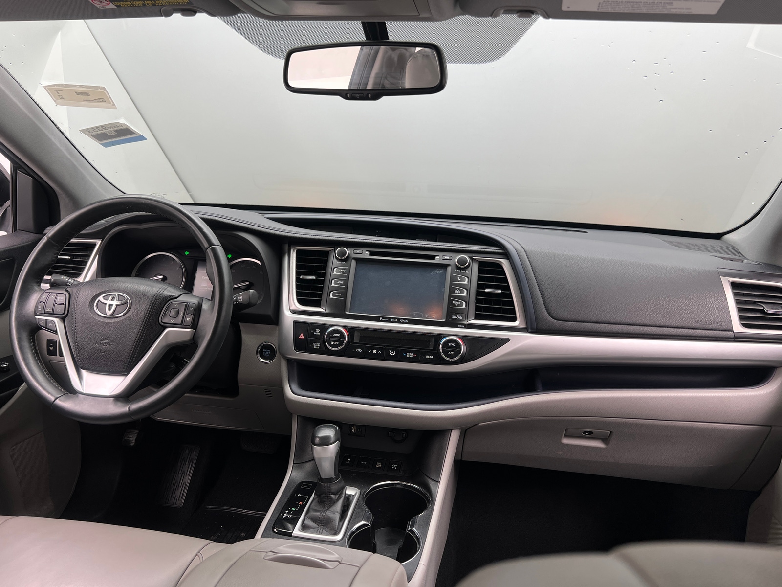 Thumbnail: 2016 Toyota Highlander - 2