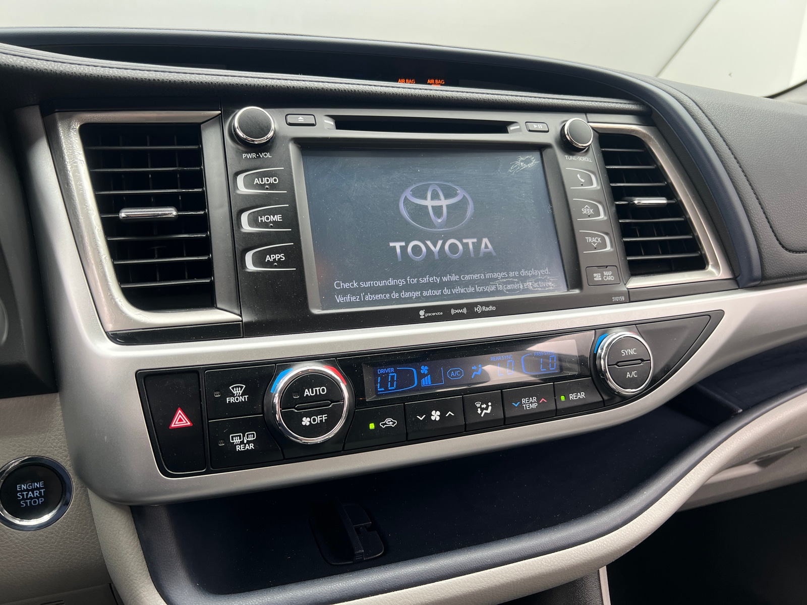 Thumbnail: 2016 Toyota Highlander - 3
