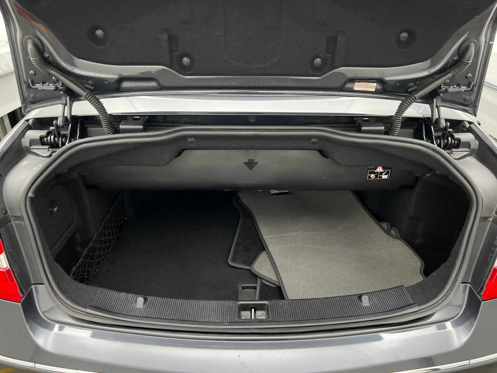 Thumbnail: 2011 Mercedes-Benz E-Class - 6