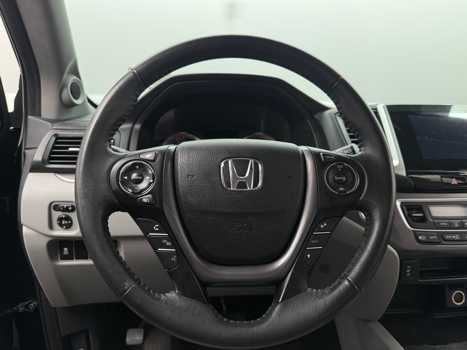 Thumbnail: 2016 Honda Pilot - 4