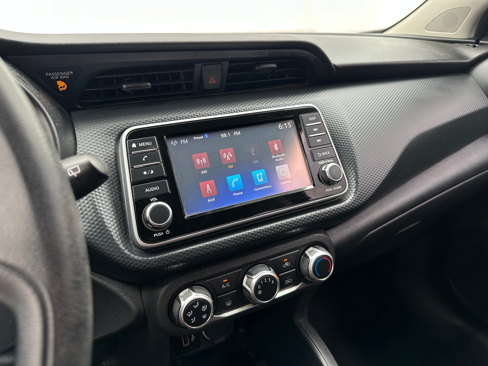 Thumbnail: 2021 Nissan Kicks - 4