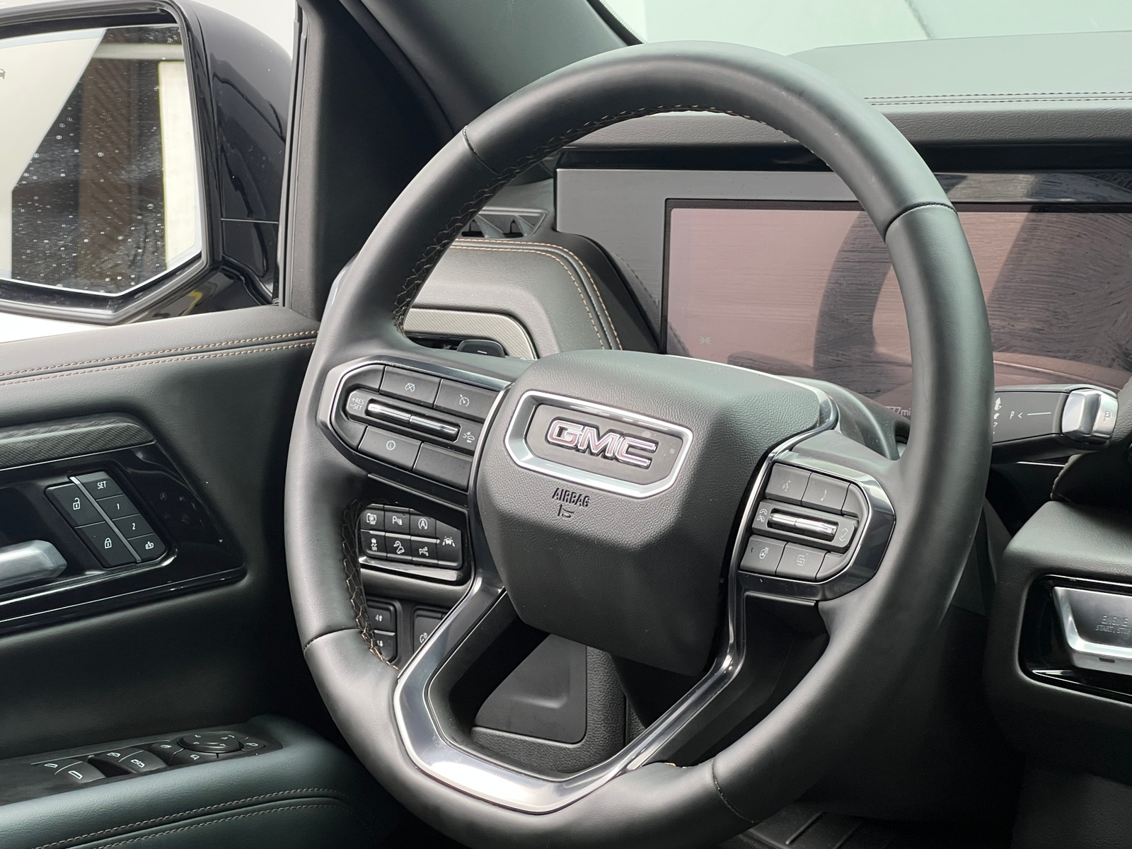 Thumbnail: 2025 GMC Yukon - 4