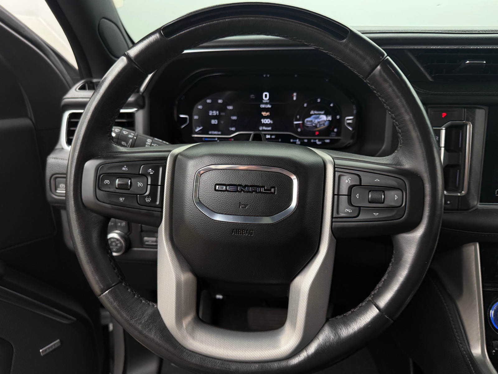 Thumbnail: 2023 GMC Yukon XL - 4