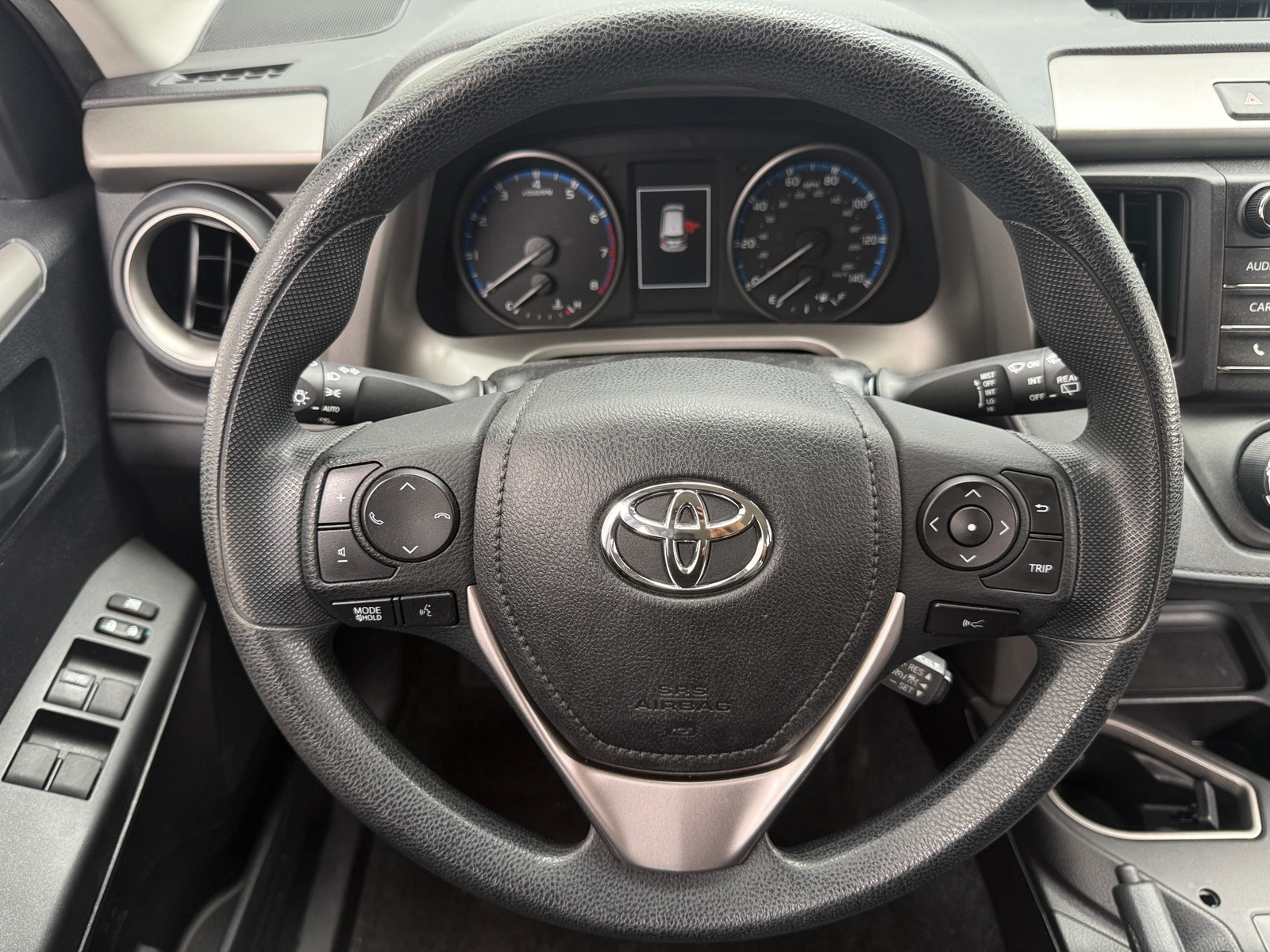 Thumbnail: 2017 Toyota RAV4 - 5